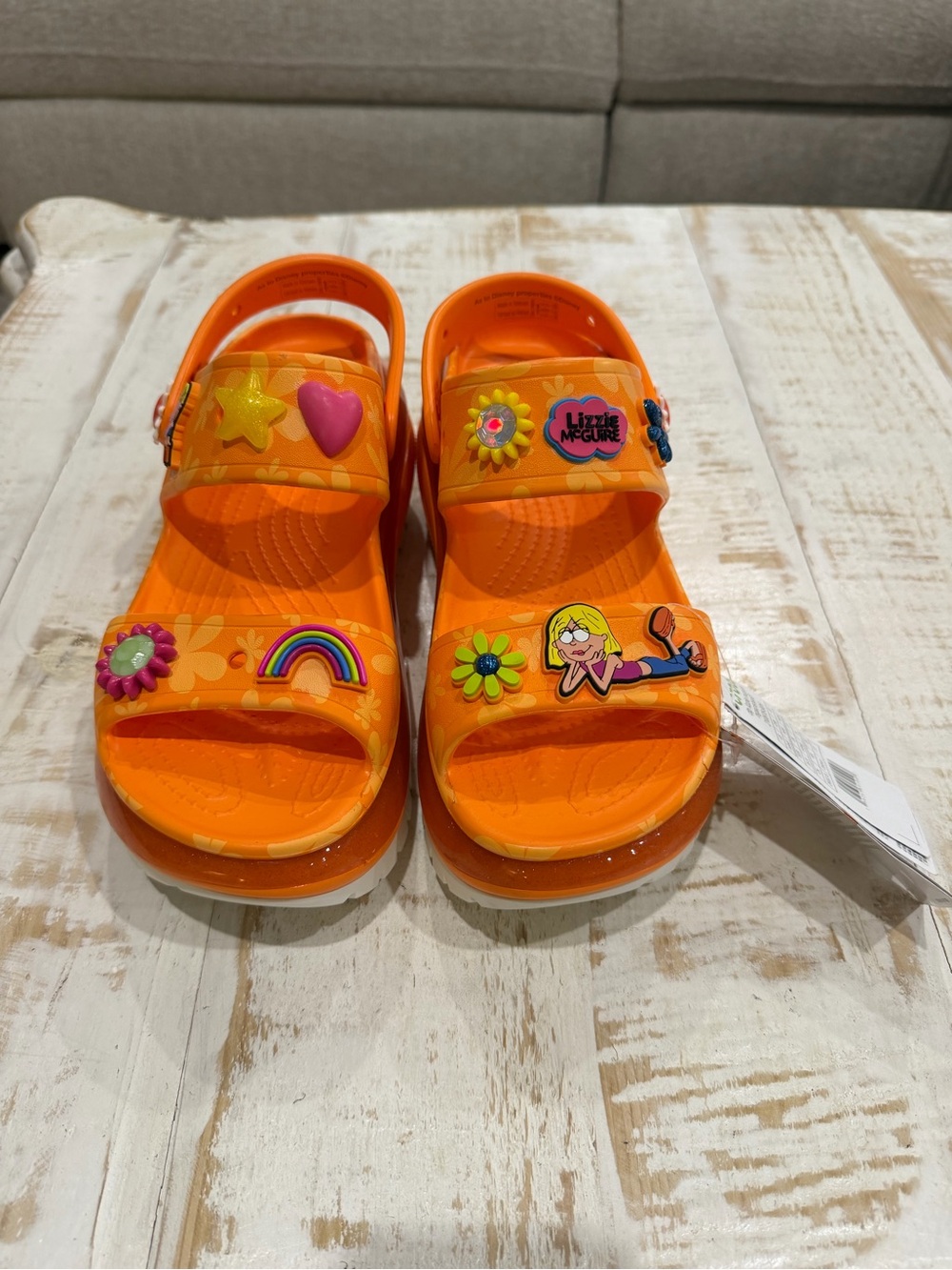 Disney Parks x CROCS 2024 Lizzie McGuire (Hilary Duff) Mega Crush Sandals M6 W8